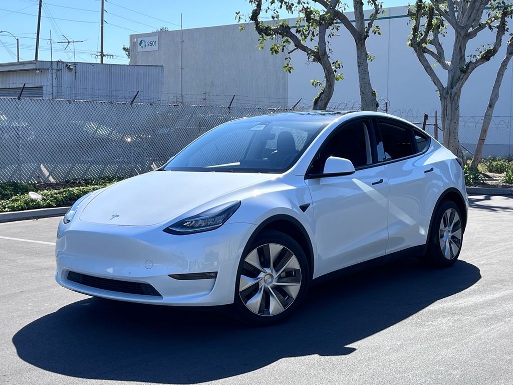 Used 2022  Tesla Long Range image 3