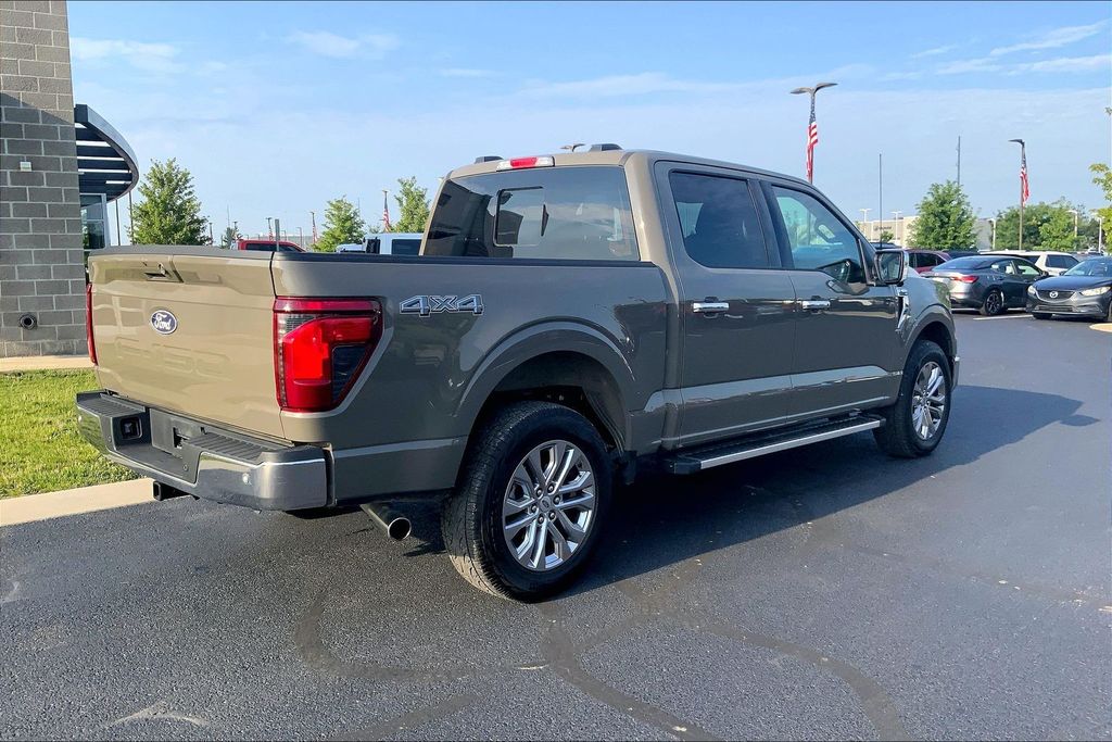 Used 2025 Gray Ford XLT image 6