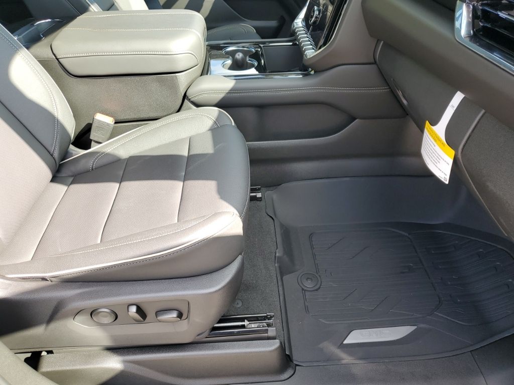 New Car 2025 Gmc Yukon  Elevation For Sale In Austin, Texas