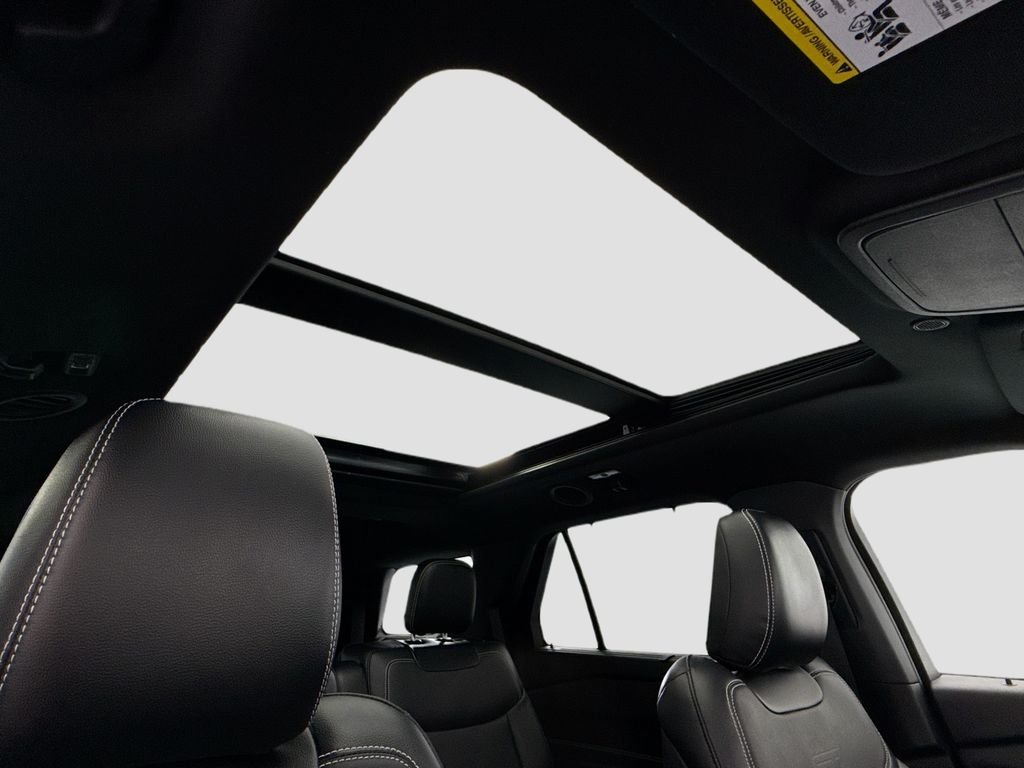 Thumbnail: 2020 Ford Explorer - 17