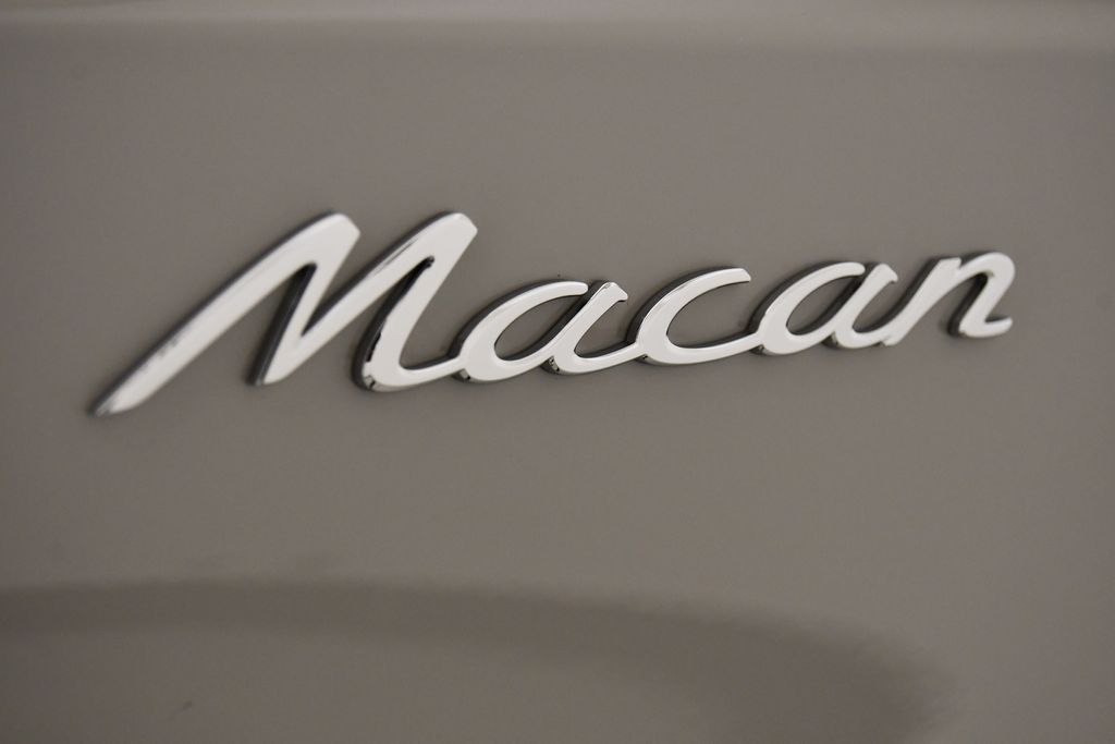 2024 Porsche Macan  9