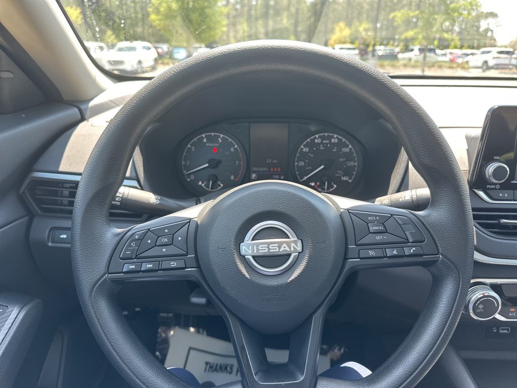 2024 Super Black Clearcoat Nissan Altima 2.5 S FWD Sedan