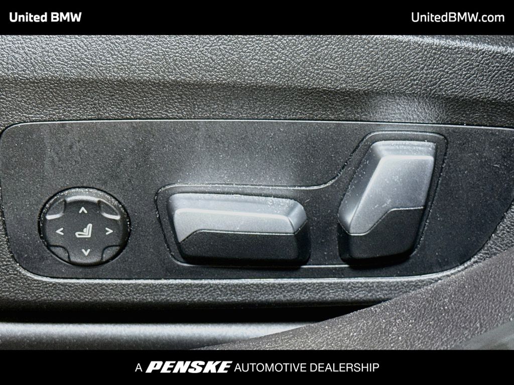 Thumbnail: 2024 BMW 3 Series - 4