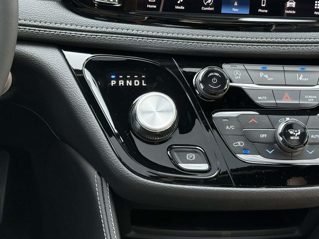 New 2027 White Chrysler Limited image 23