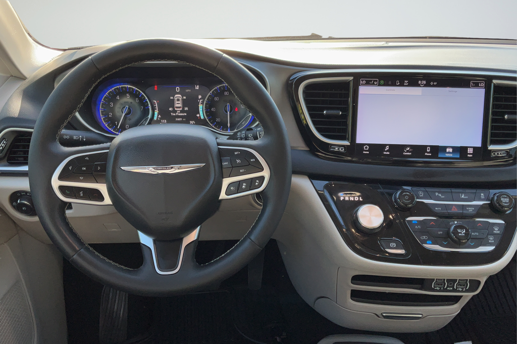 Used 2023 Chrysler Pacifica Touring L 4D Passenger Van