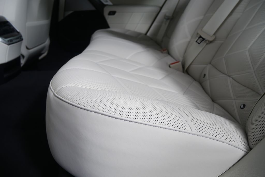 Thumbnail: 2026 BMW 7 Series - 14