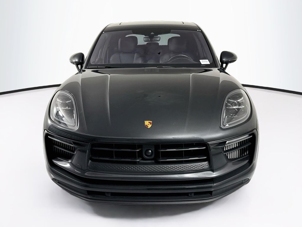Thumbnail: 2023 Porsche Macan - 2