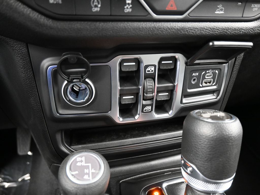 New 2026 Anvil Clear Coat Jeep Sport S image 19