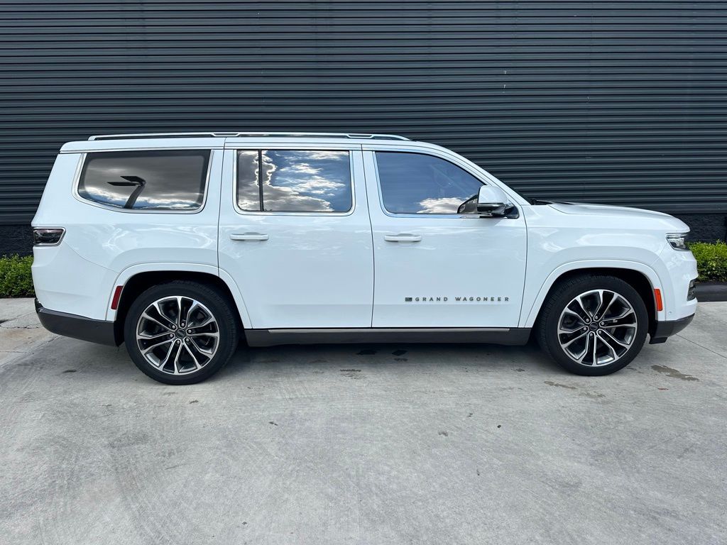 Thumbnail: 2022 Jeep Grand Wagoneer - 10