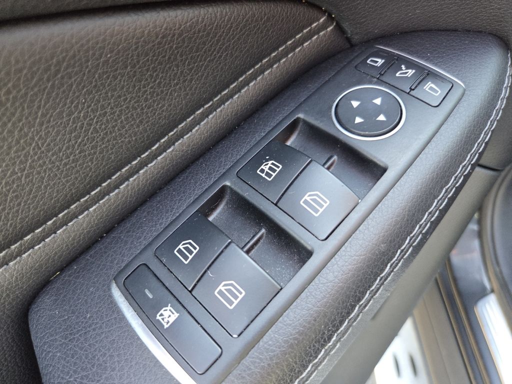 Used 2018 Black Mercedes-Benz GLS 450 image 33