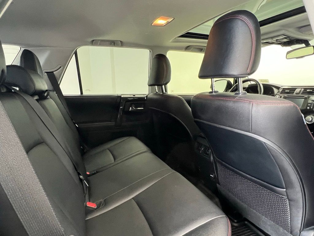 2018 Toyota 4Runner SR5 8