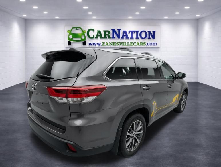 2017 Toyota Highlander XLE - Image 4