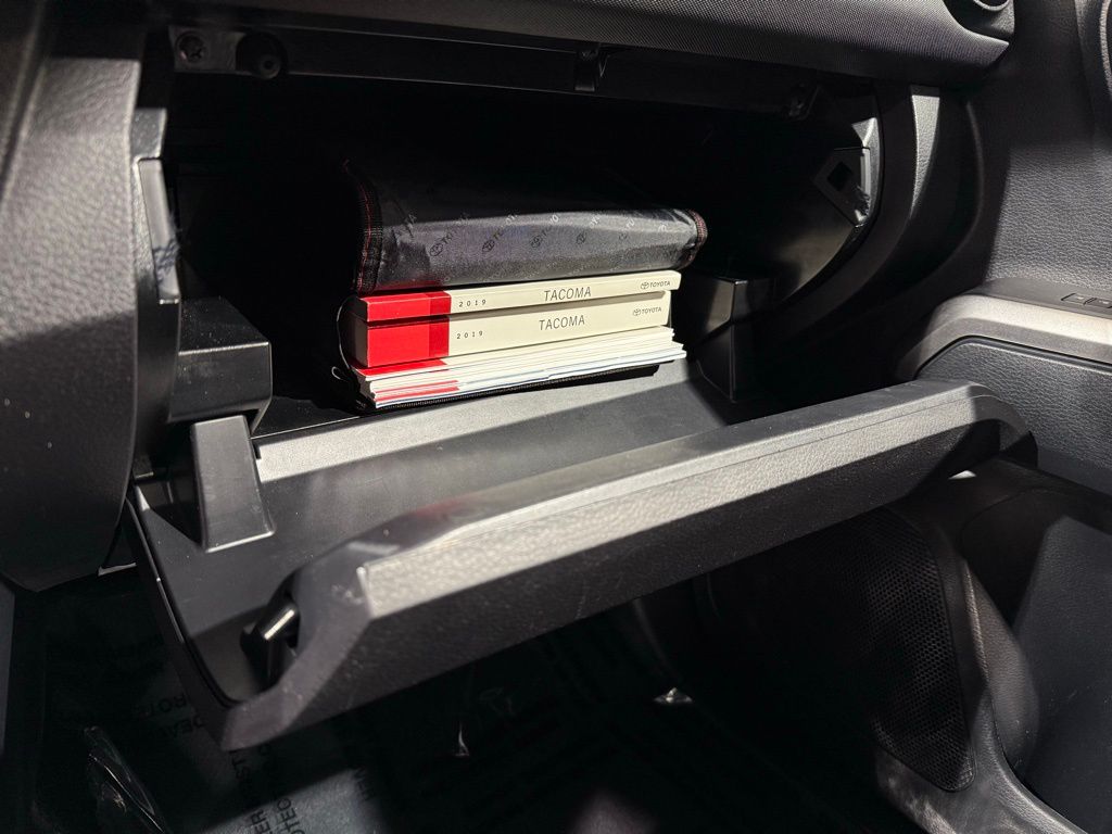 Thumbnail: 2019 Toyota Tacoma - 30