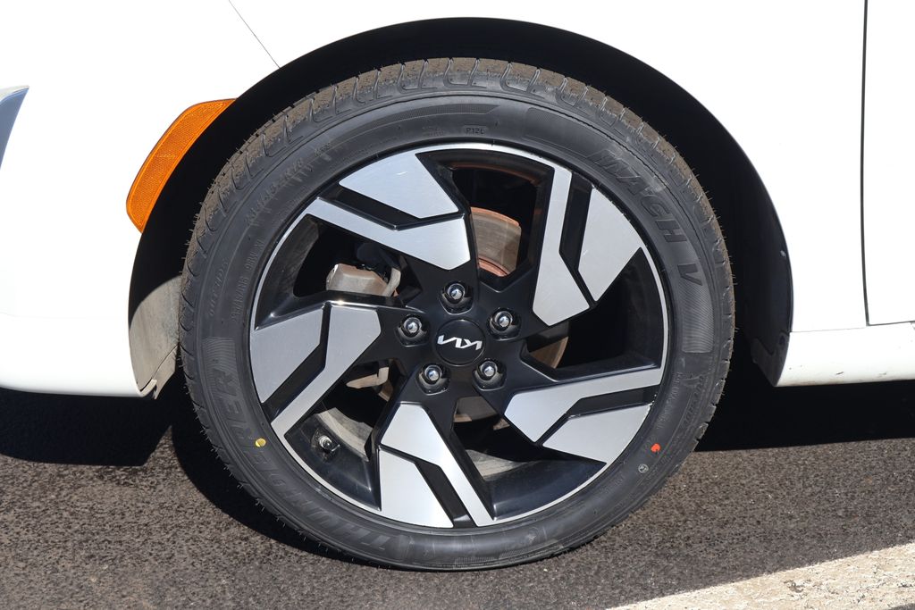 Thumbnail: 2023 Kia Soul - 13