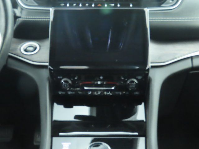 Thumbnail: 2022 Jeep Grand Cherokee - 14