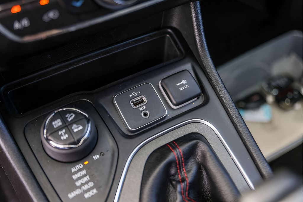 Used Car 2019 Jeep Cherokee  Trailhawk For Sale Under $20,000 In Austin, Texas