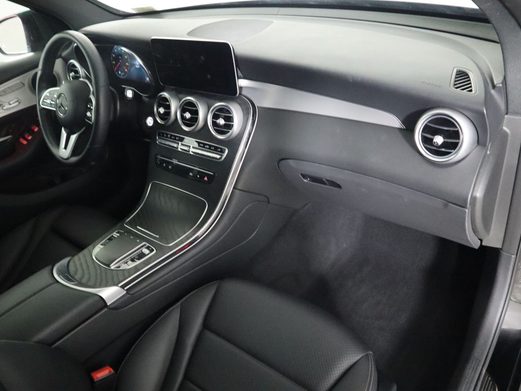2022 Mercedes-Benz GLC 300 17