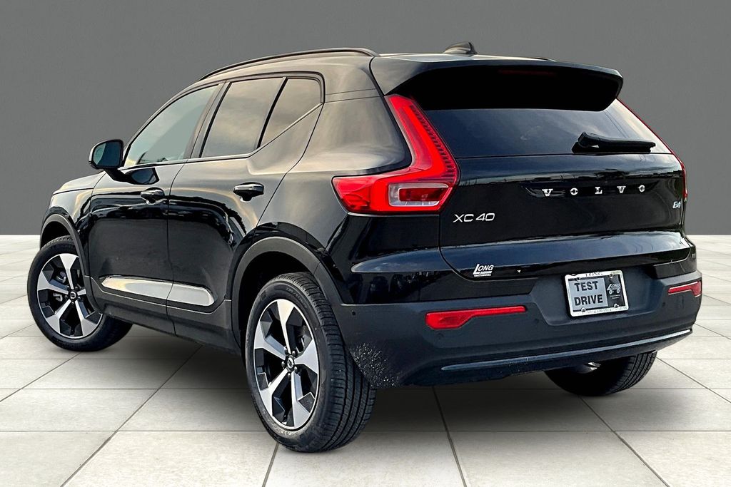 2026 Volvo XC40 Plus - Photo 12