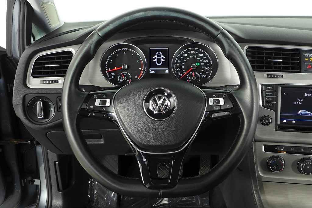 Thumbnail: 2017 Volkswagen Golf - 27