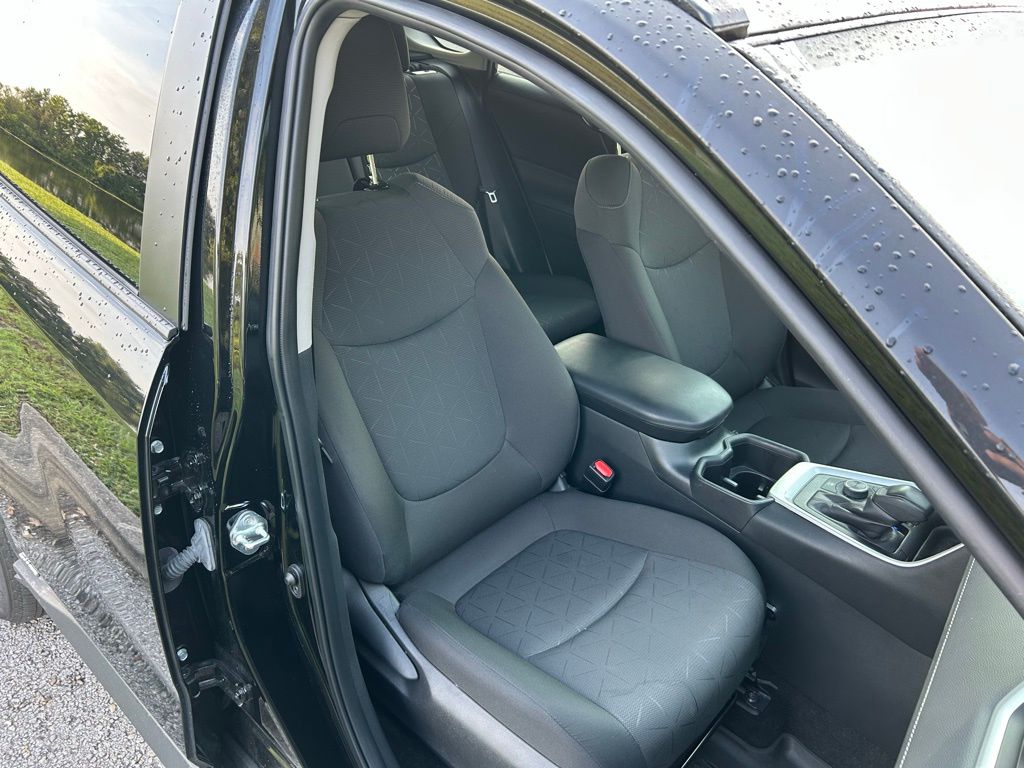 2024 Toyota RAV4 XLE 15