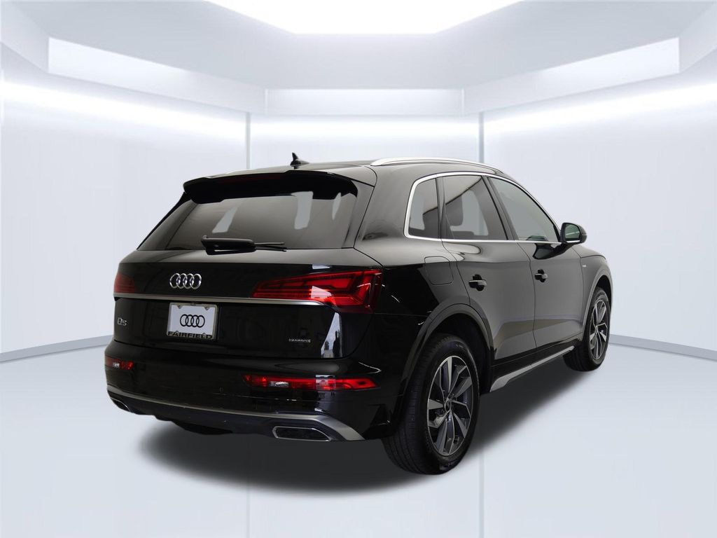 Thumbnail: 2023 Audi Q5 - 8