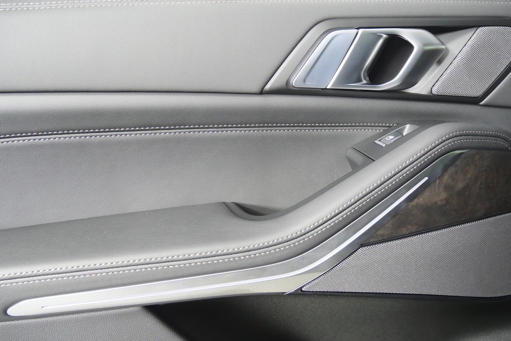 Thumbnail: 2026 BMW X5 - 13