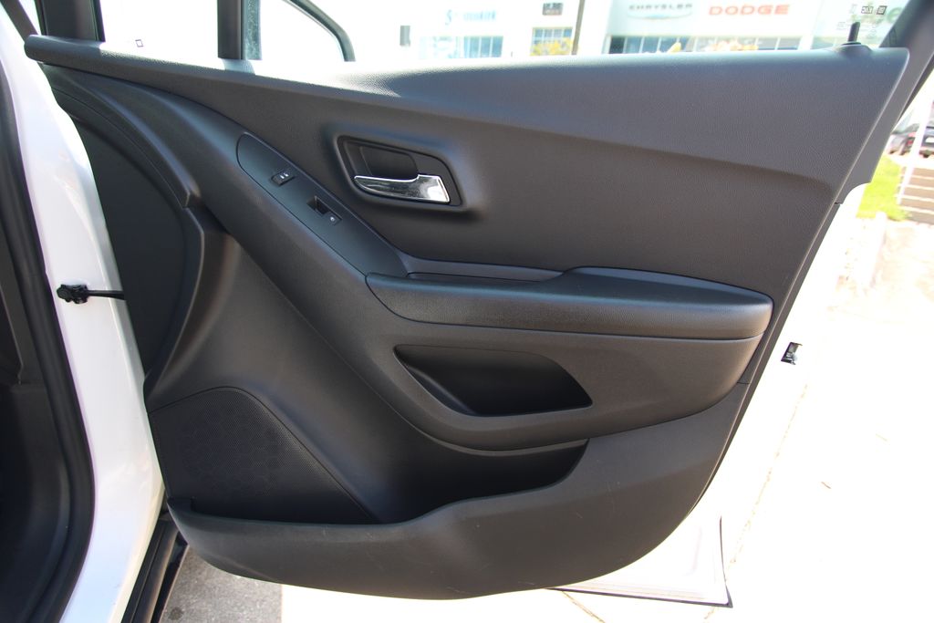 Used 2022 Chevrolet Trax SUV