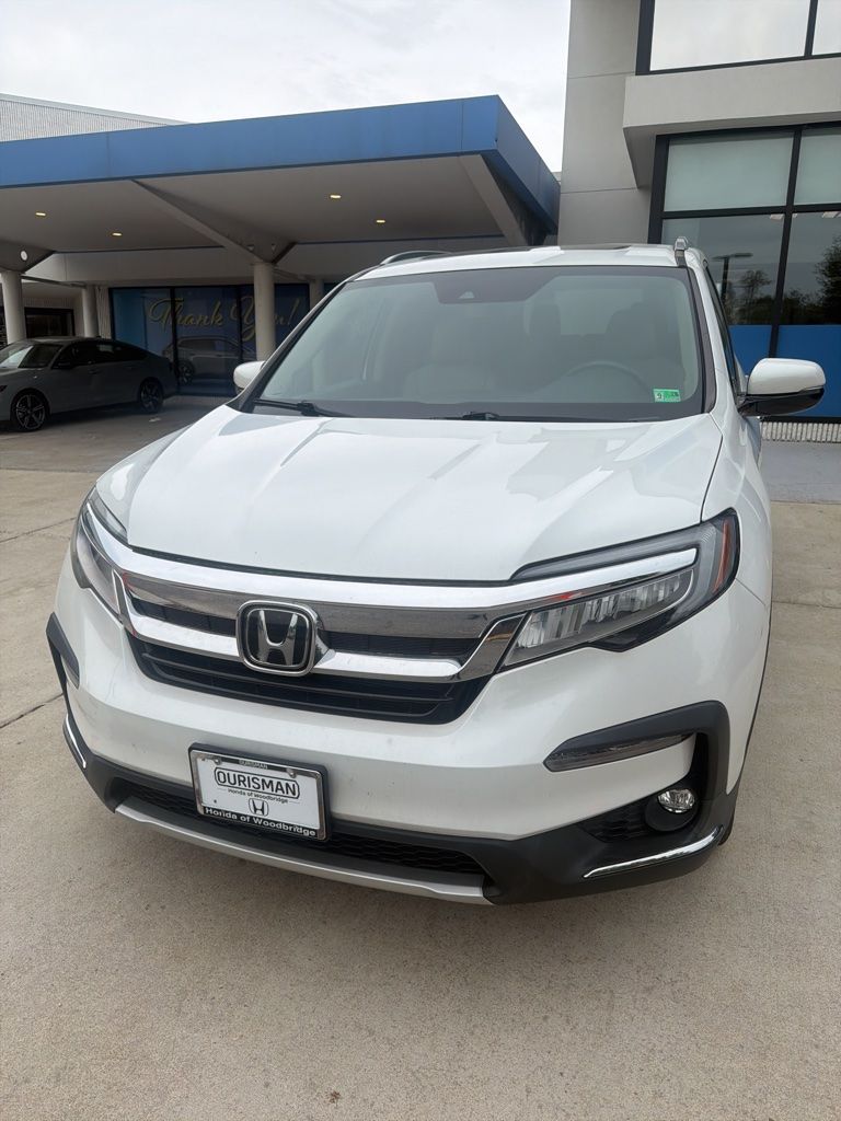 Platinum White Pearl 2022 Honda Pilot Touring AWD with Rear Captain's Chairs SUV / Crossover All-Wheel Drive 9-Speed Automatic