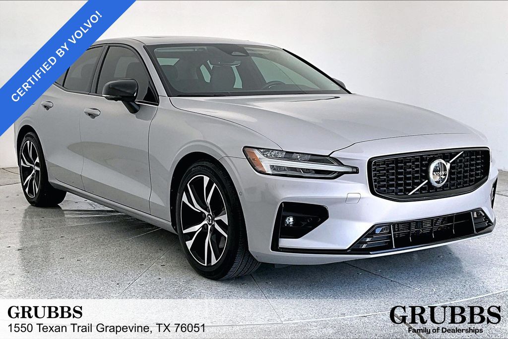  2024 Volvo S60 B5 Plus Dark Theme AWD   