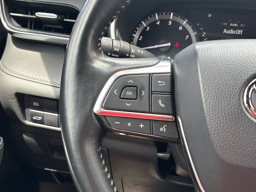 Used 2021 Toyota Highlander SUV