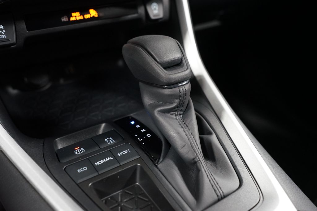 Thumbnail: 2025 Toyota RAV4 - 21