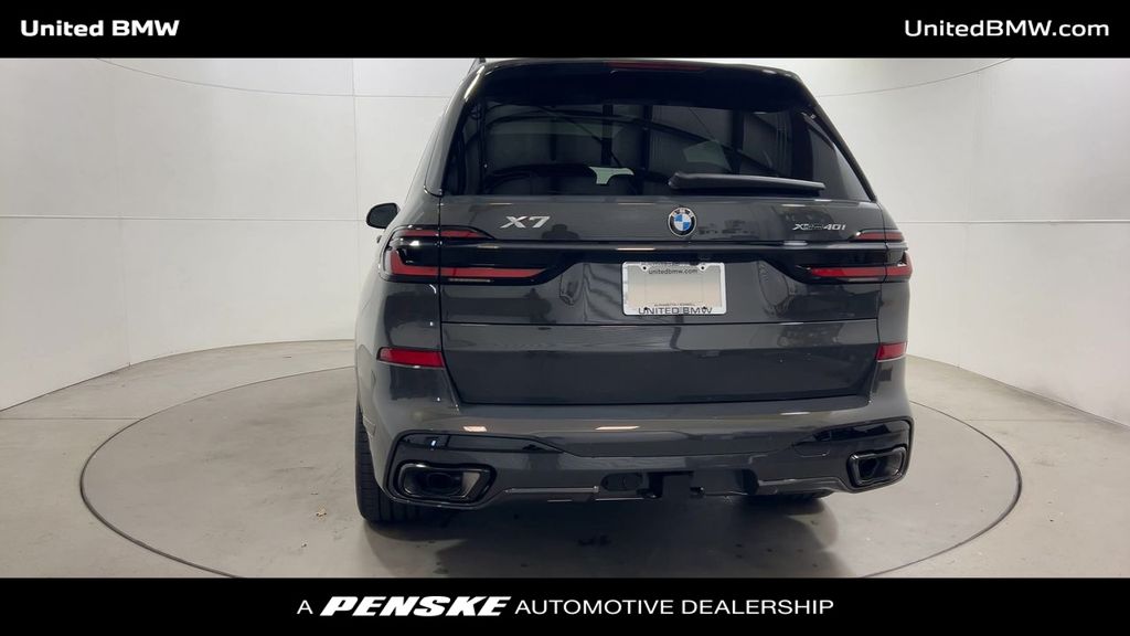 Thumbnail: 2026 BMW X7 - 7