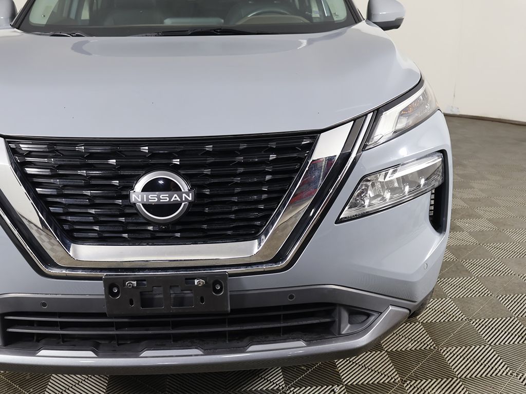 Used 2023 Gray Nissan SL image 15