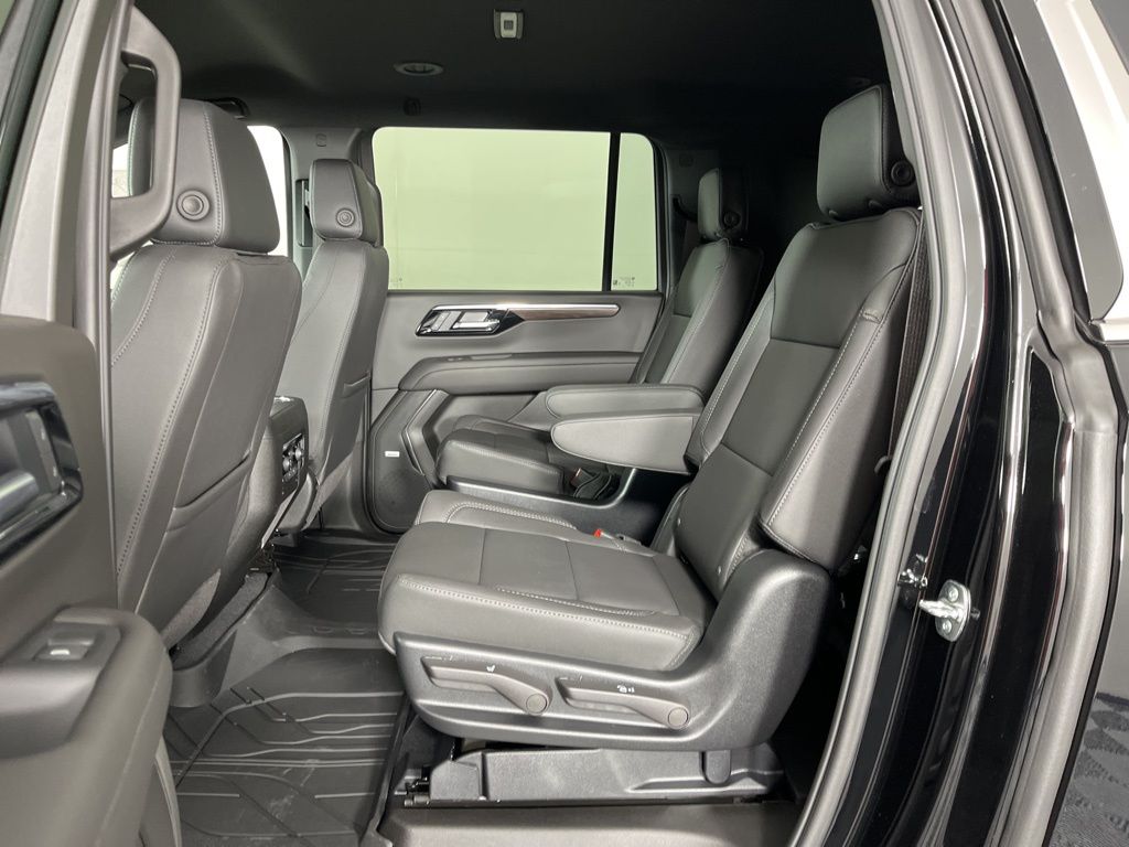 Thumbnail: 2025 Chevrolet Suburban - 24