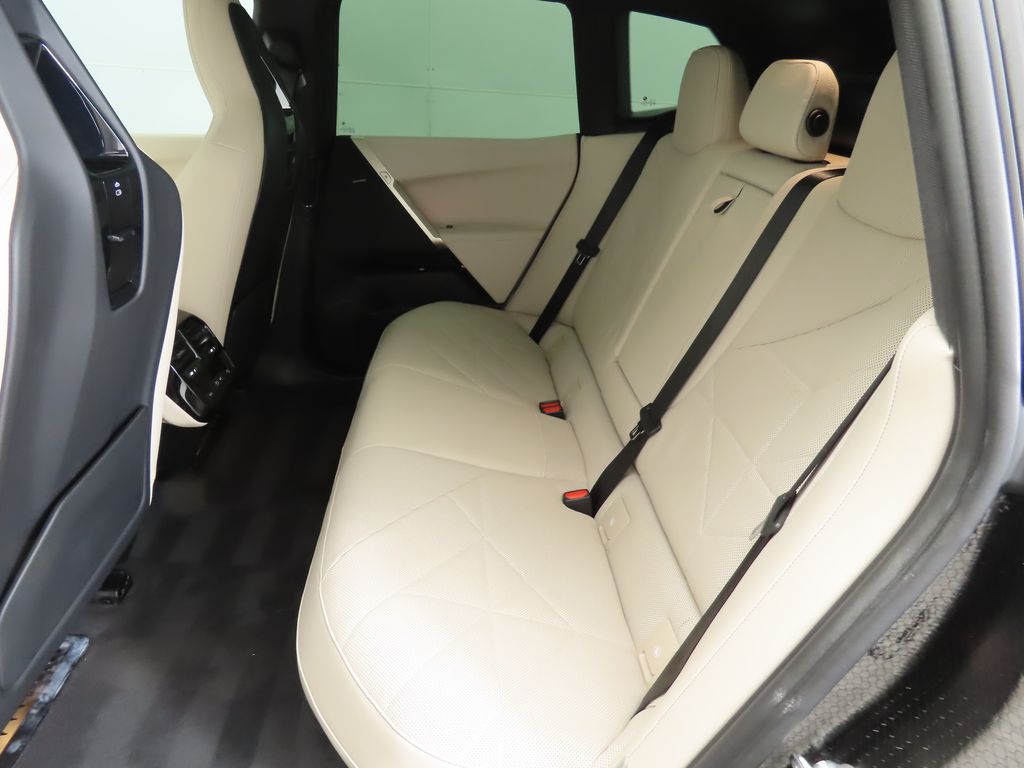 2024 BMW iX xDrive50 21