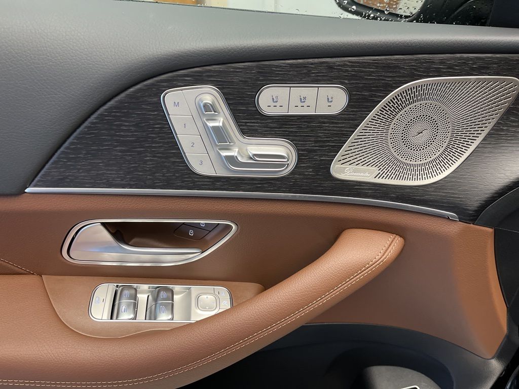 Thumbnail: 2026 Mercedes-Benz GLS - 12