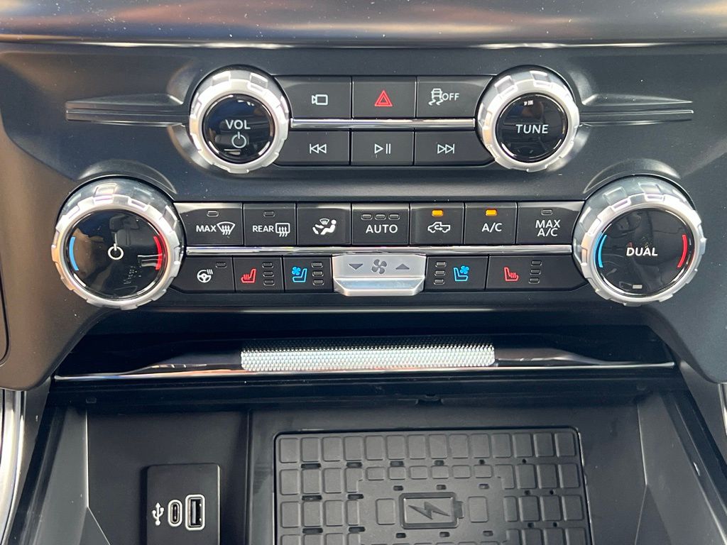 2025 Ford F-150 Lariat White at Davis Toyota of Orangeburg