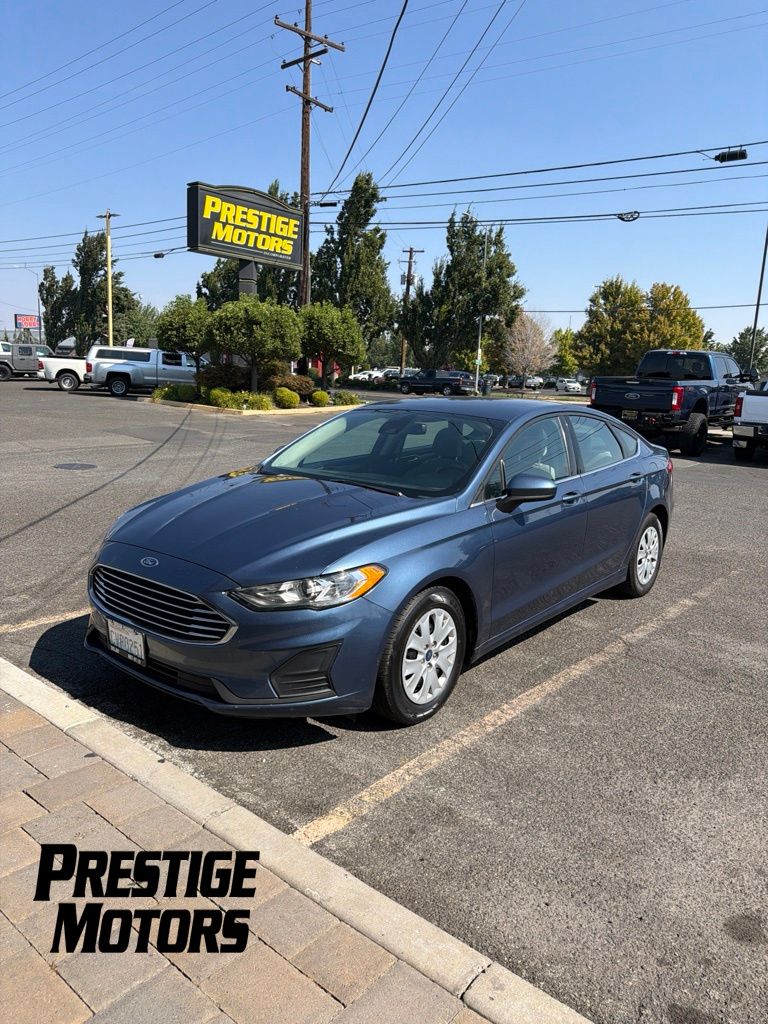 Blue Metallic 2019 Ford Fusion Sedan Front-Wheel Drive 6-Speed Automatic