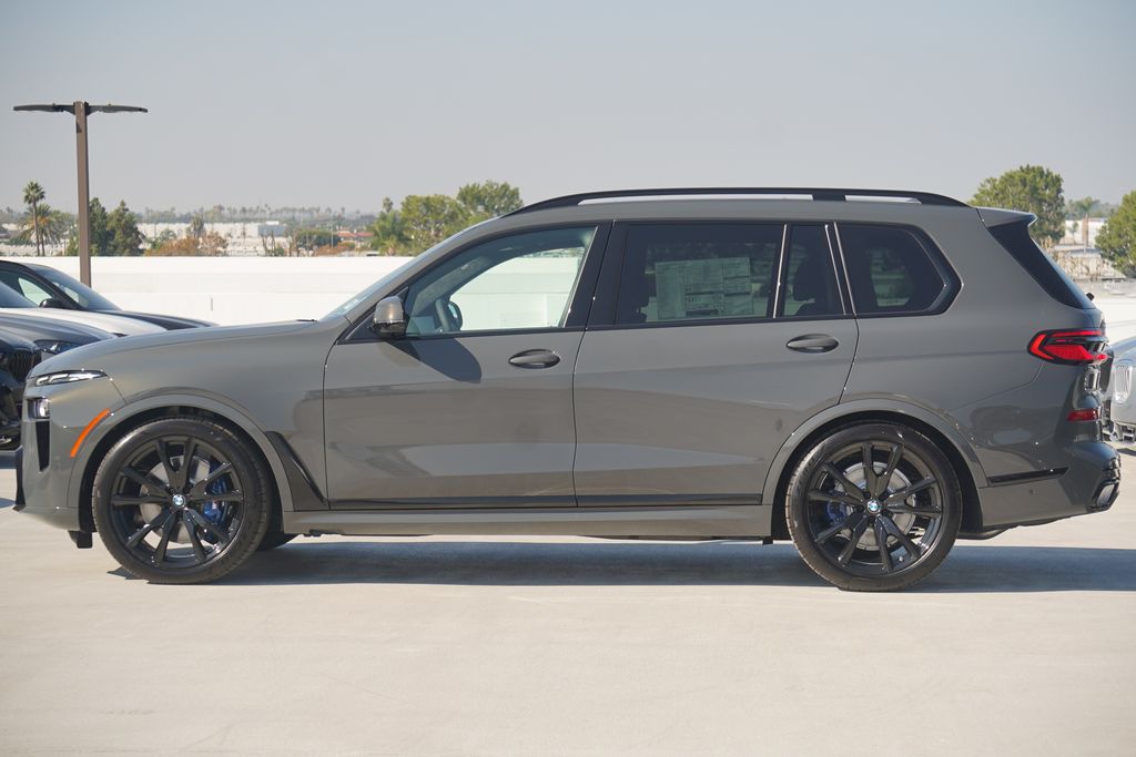Thumbnail: 2026 BMW X7 - 4