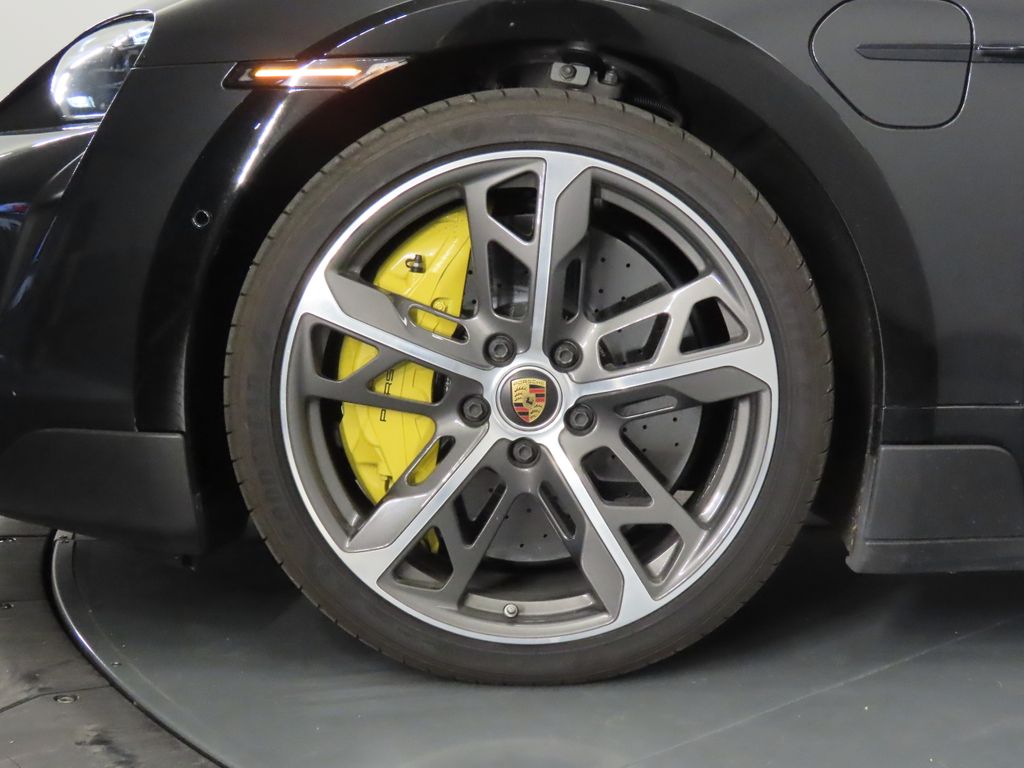 Thumbnail: 2023 Porsche Taycan - 11