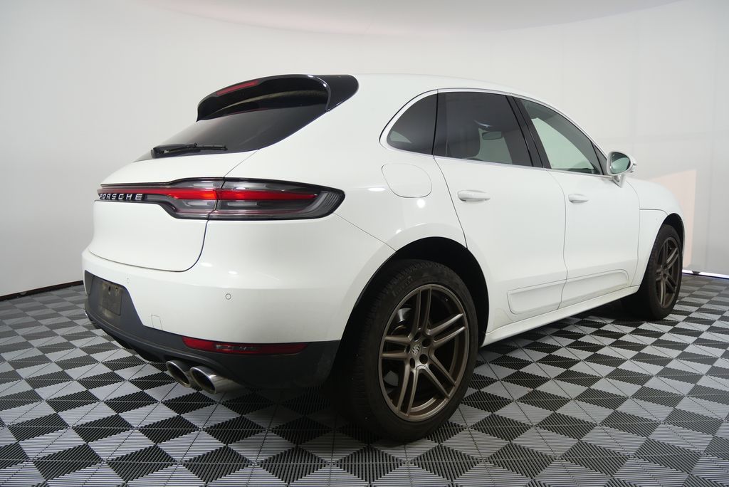 Thumbnail: 2021 Porsche Macan - 3
