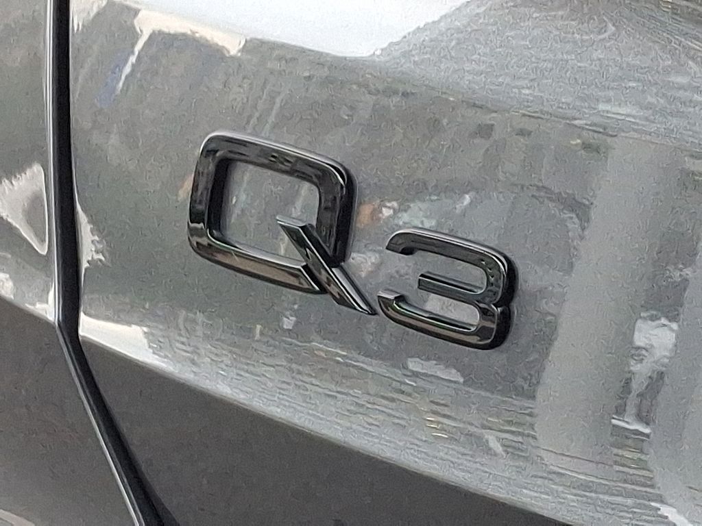 Thumbnail: 2025 Audi Q3 - 29