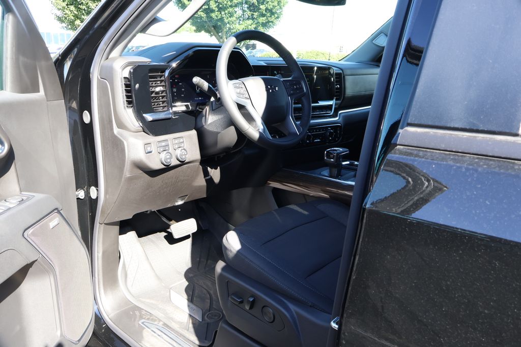 Thumbnail: 2026 Chevrolet Silverado 1500 - 13