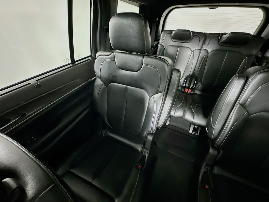 JeepGrand Cherokee L12