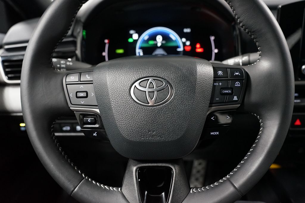 Thumbnail: 2025 Toyota Camry - 12