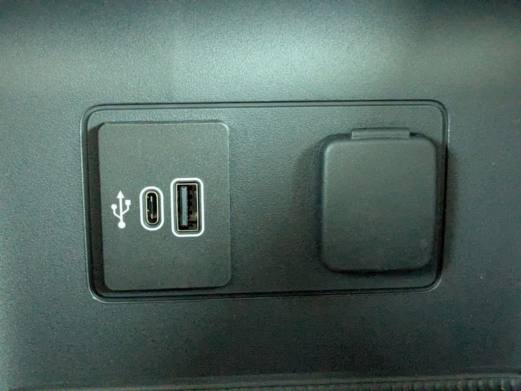 2026 Ford Explorer Active (200A)