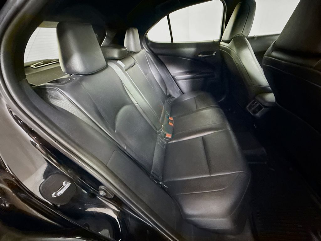 Thumbnail: 2020 Lexus UX - 27