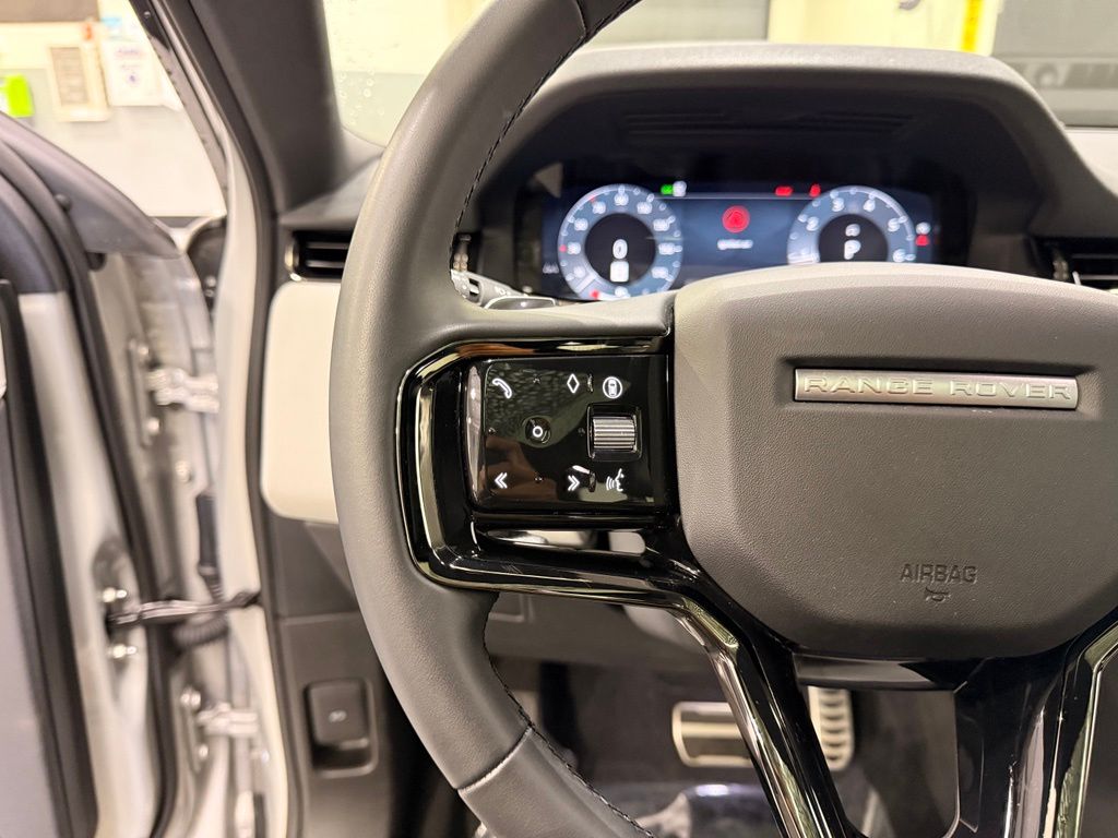 Thumbnail: 2026 Land Rover Range Rover Evoque - 13