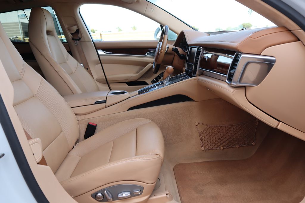 Thumbnail: 2014 Porsche Panamera - 19