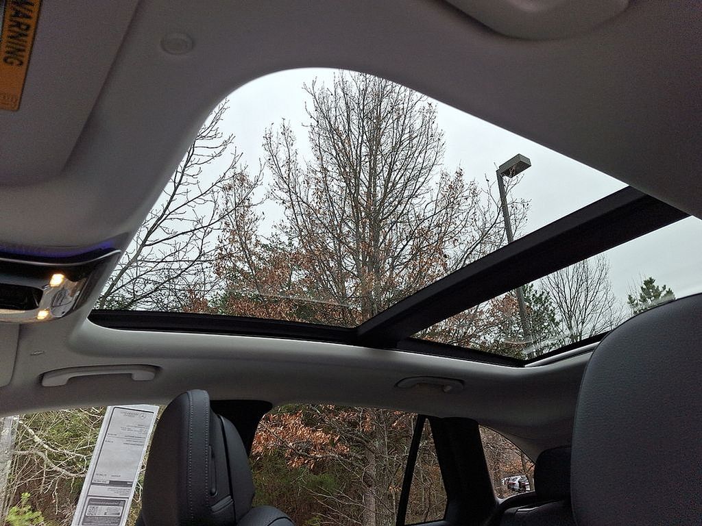 Thumbnail: 2025 Mercedes-Benz GLC - 10